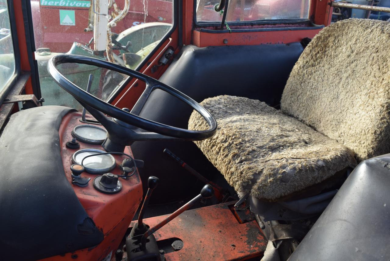 Renault 651 - Traktor: obrázek 4 Renault 651 - Traktor: obrázek 4