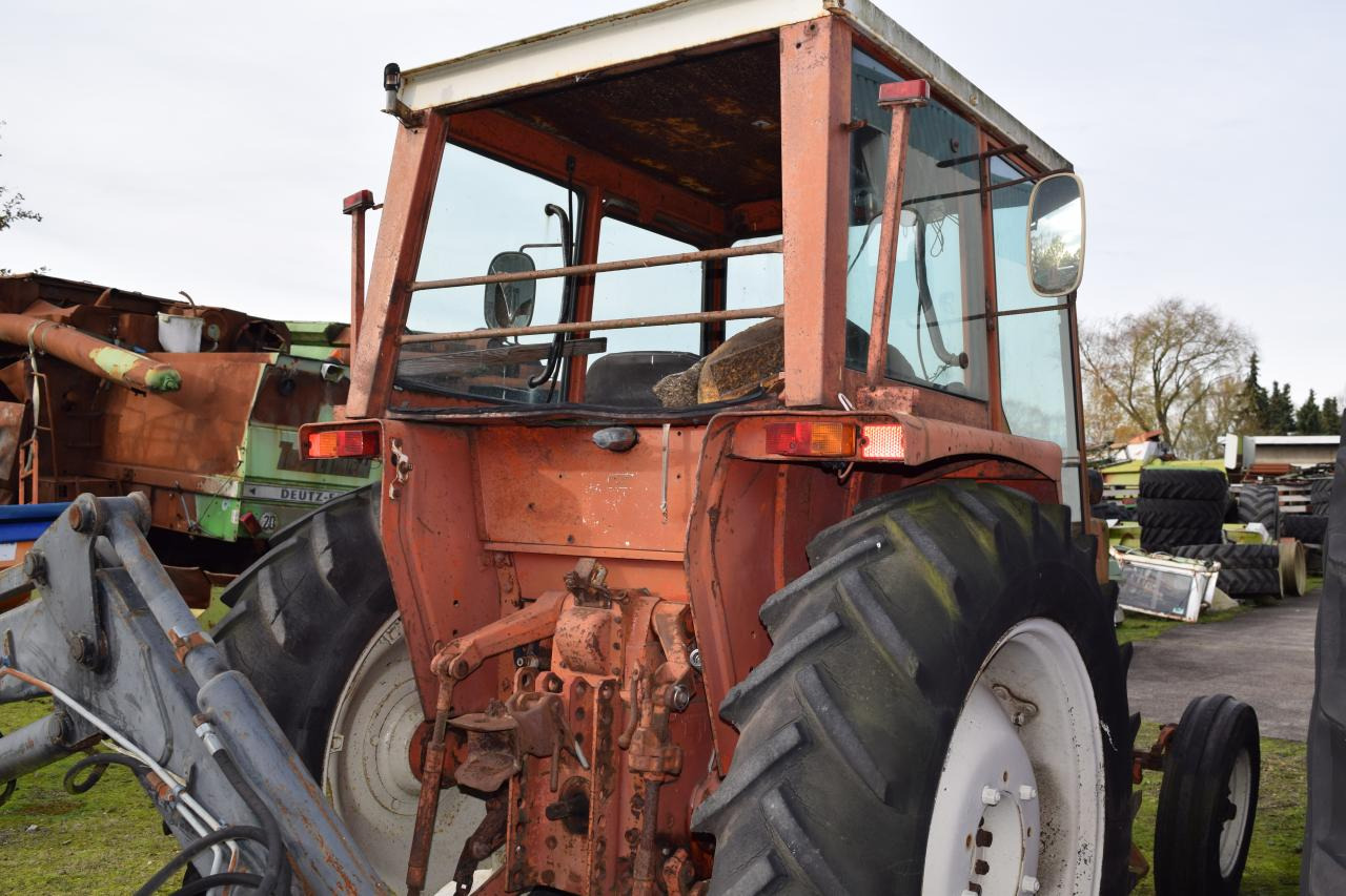 Renault 651 - Traktor: obrázek 5 Renault 651 - Traktor: obrázek 5