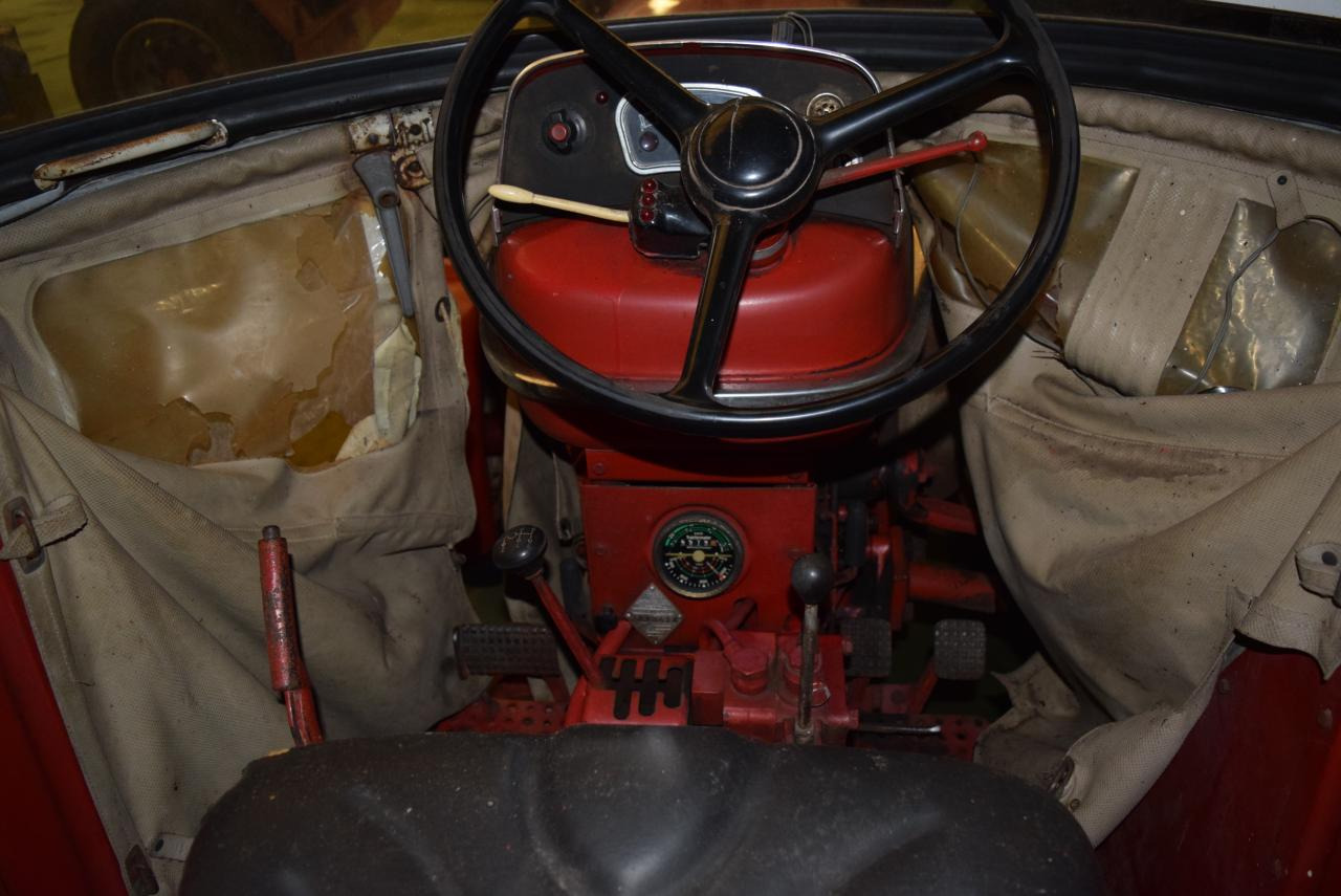 Renault Super 5D - Traktor: obrázek 5 Renault Super 5D - Traktor: obrázek 5