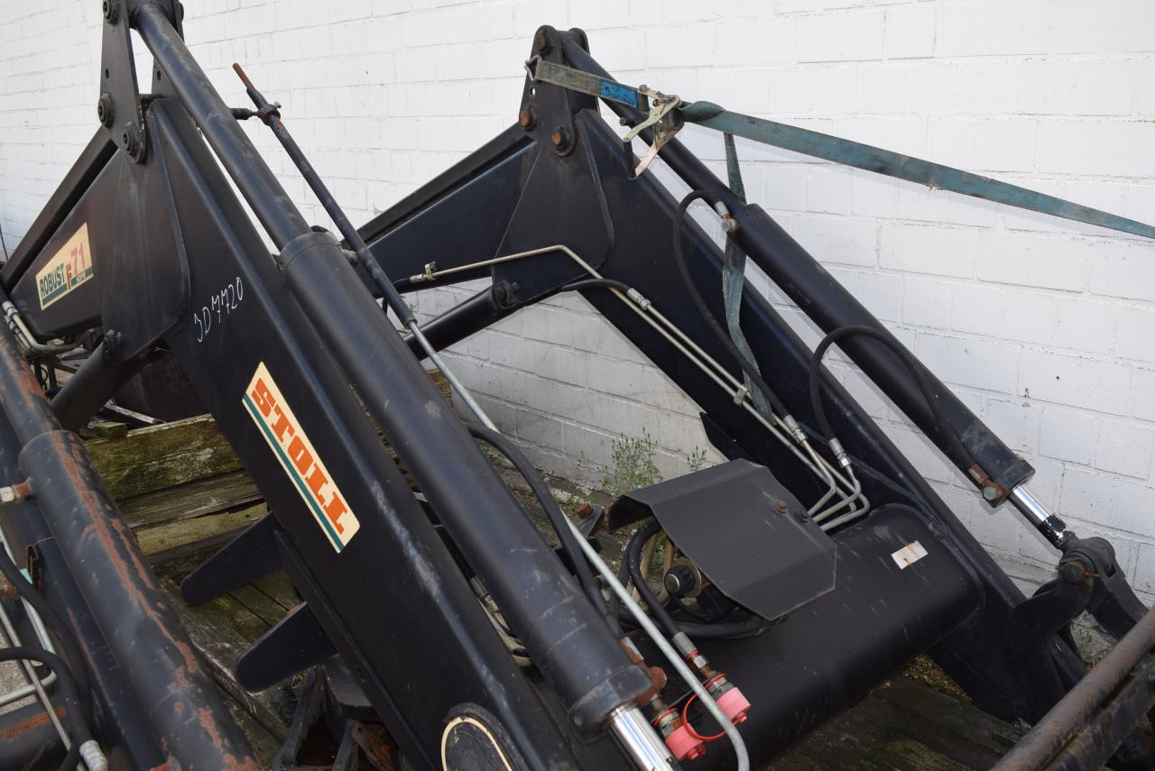 Stoll Robust F71 HDPM - Čelní nakladač pro traktor: obrázek 1 Stoll Robust F71 HDPM - Čelní nakladač pro traktor: obrázek 1