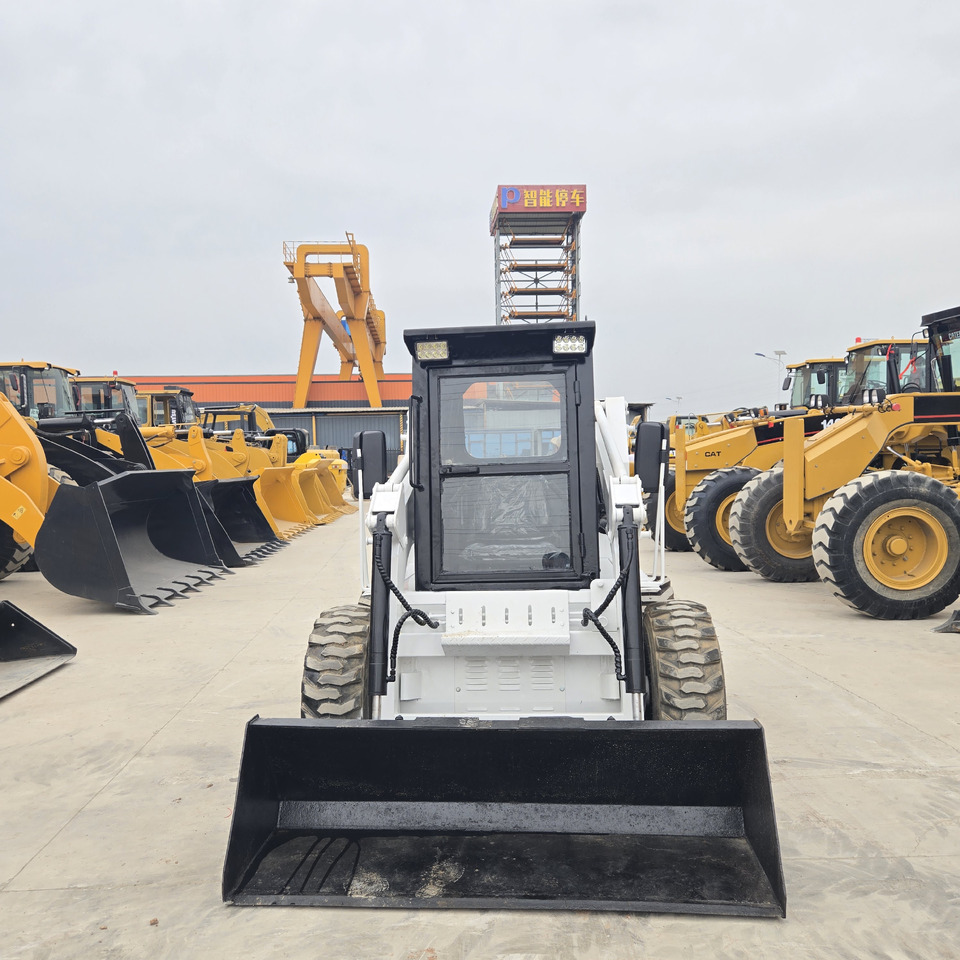 BOBCAT S300 - Smykový nakladač: obrázek 4 BOBCAT S300 - Smykový nakladač: obrázek 4