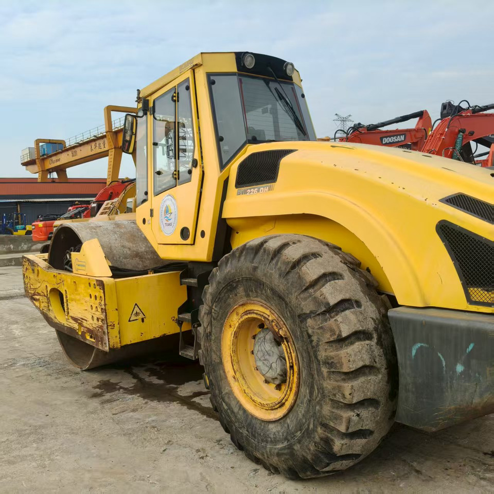 BOMAG BW226DH - Silniční válec: obrázek 2 BOMAG BW226DH - Silniční válec: obrázek 2