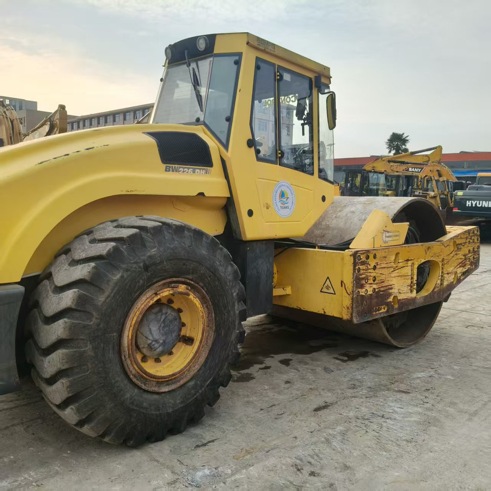 BOMAG BW226DH - Silniční válec: obrázek 4 BOMAG BW226DH - Silniční válec: obrázek 4