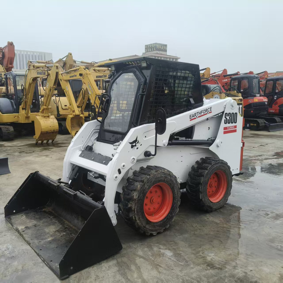 Smykový nakladač Bobcat S300: obrázek 9