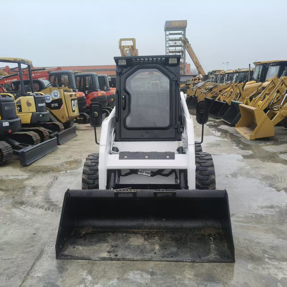 Smykový nakladač Bobcat S300: obrázek 8