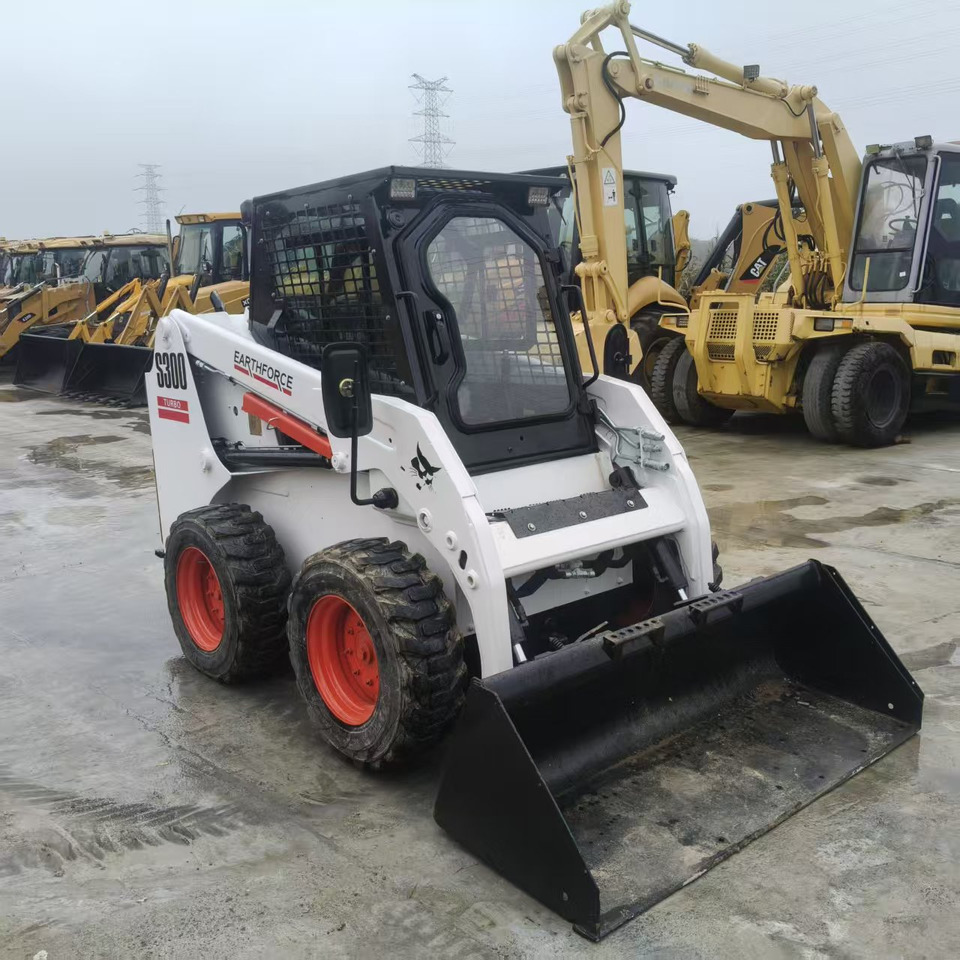 Smykový nakladač Bobcat S300: obrázek 7