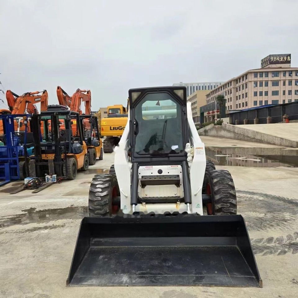 Bobcat S300 - Smykový nakladač: obrázek 5 Bobcat S300 - Smykový nakladač: obrázek 5