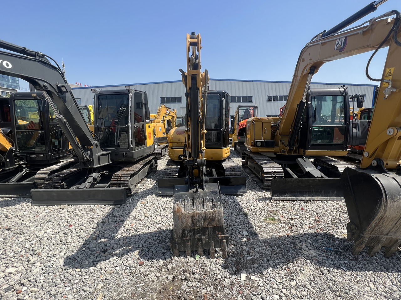 CAT 304C - Mini rýpadlo: obrázek 4 CAT 304C - Mini rýpadlo: obrázek 4