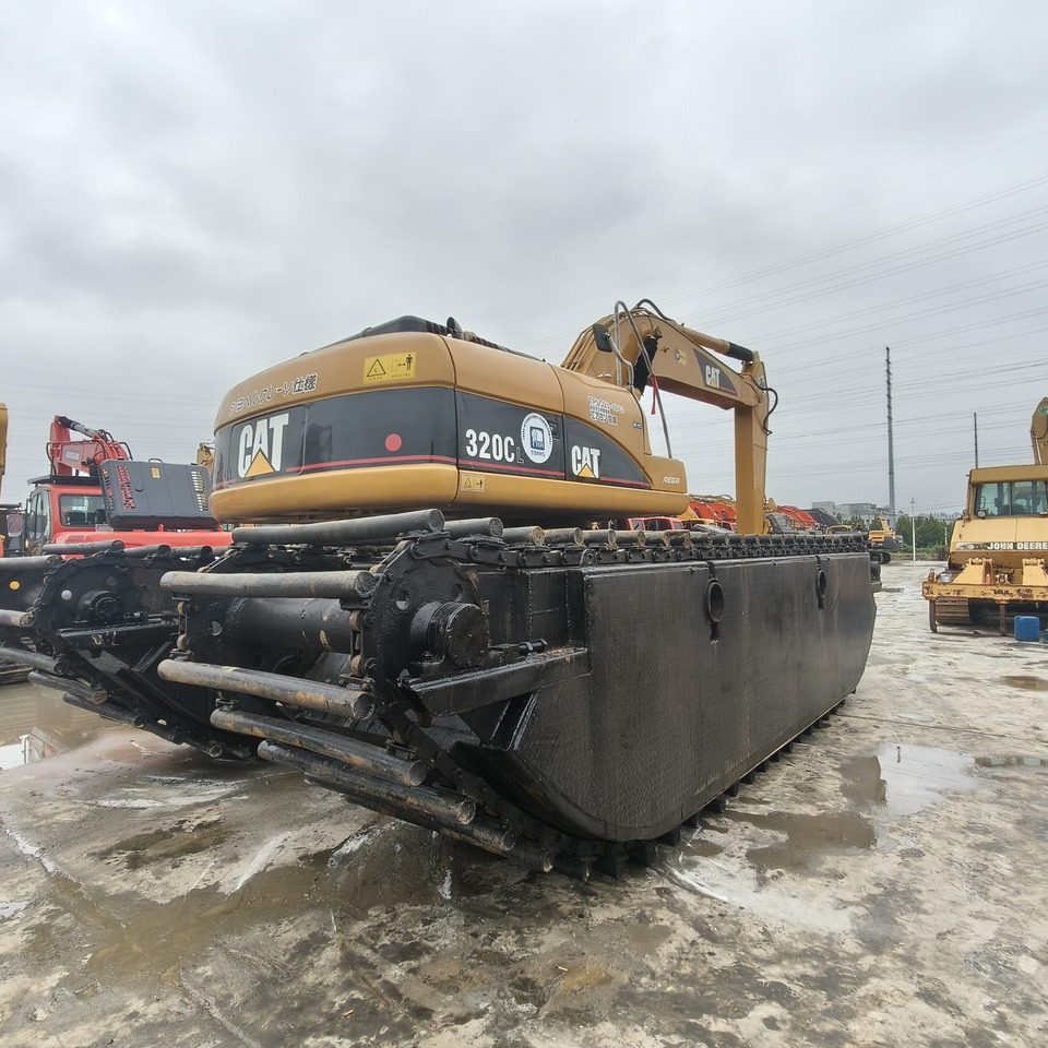 CAT 320C - Plovoucí bagr: obrázek 4 CAT 320C - Plovoucí bagr: obrázek 4