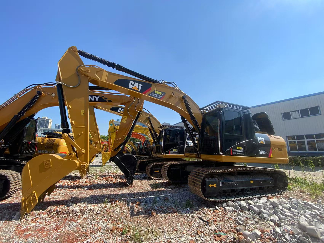 CAT 320D2L - Pásové rýpadlo: obrázek 3 CAT 320D2L - Pásové rýpadlo: obrázek 3