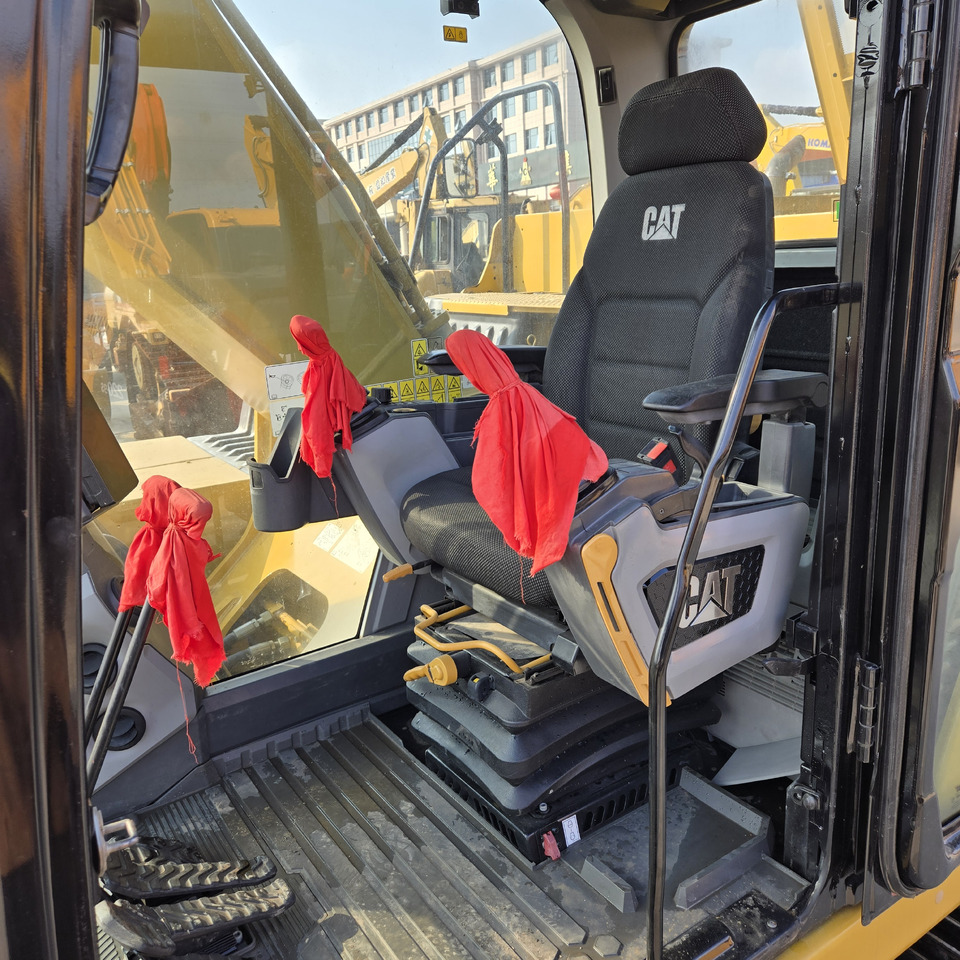 Pásové rýpadlo CAT 330GC: obrázek 10