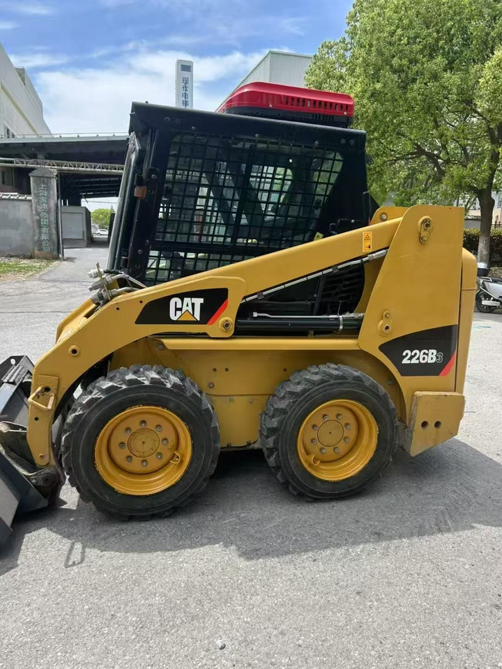 CATERPILLAR 226B-3 - Smykový nakladač: obrázek 2 CATERPILLAR 226B-3 - Smykový nakladač: obrázek 2