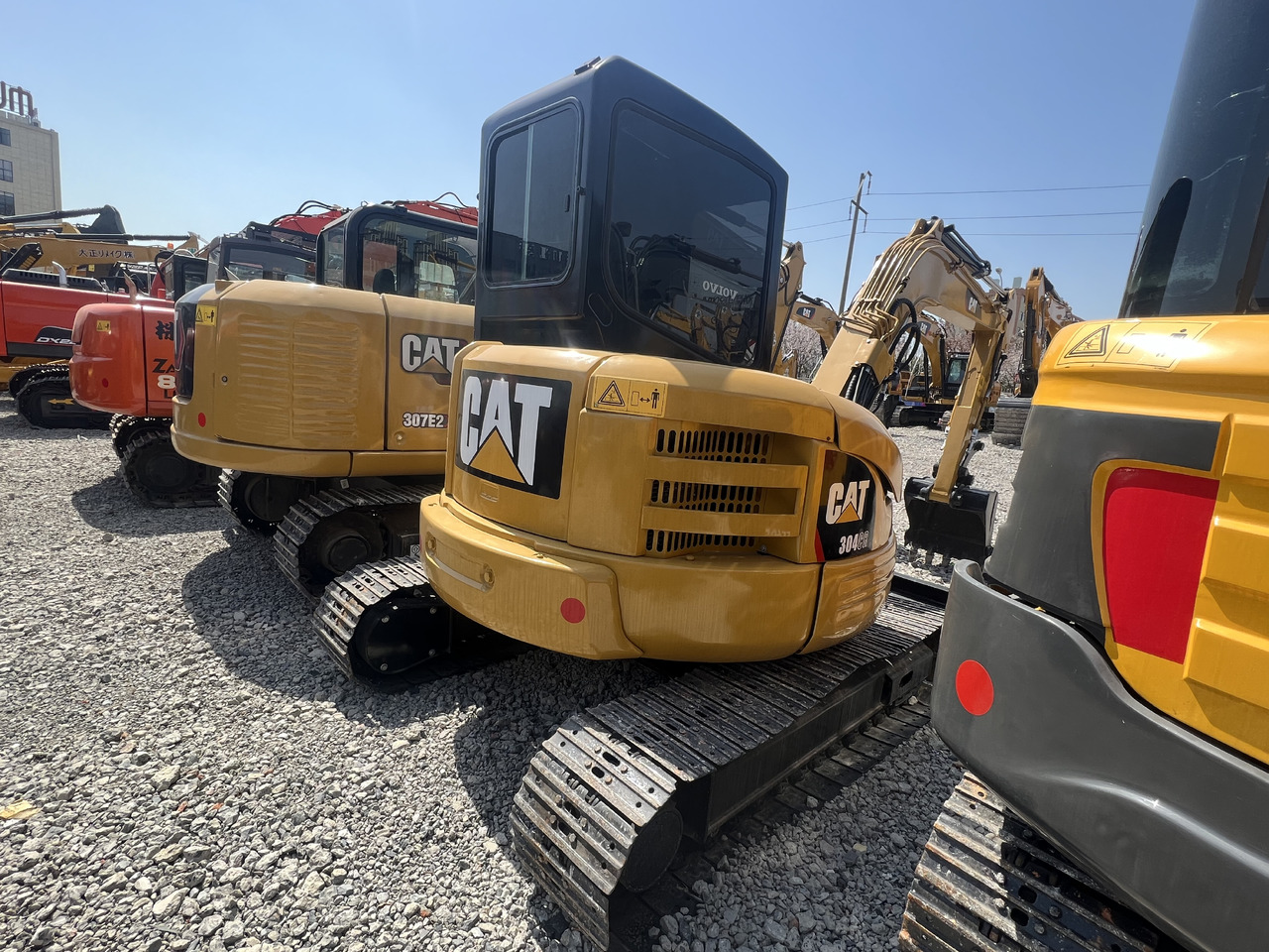 CATERPILLAR 304CR - Mini rýpadlo: obrázek 1 CATERPILLAR 304CR - Mini rýpadlo: obrázek 1