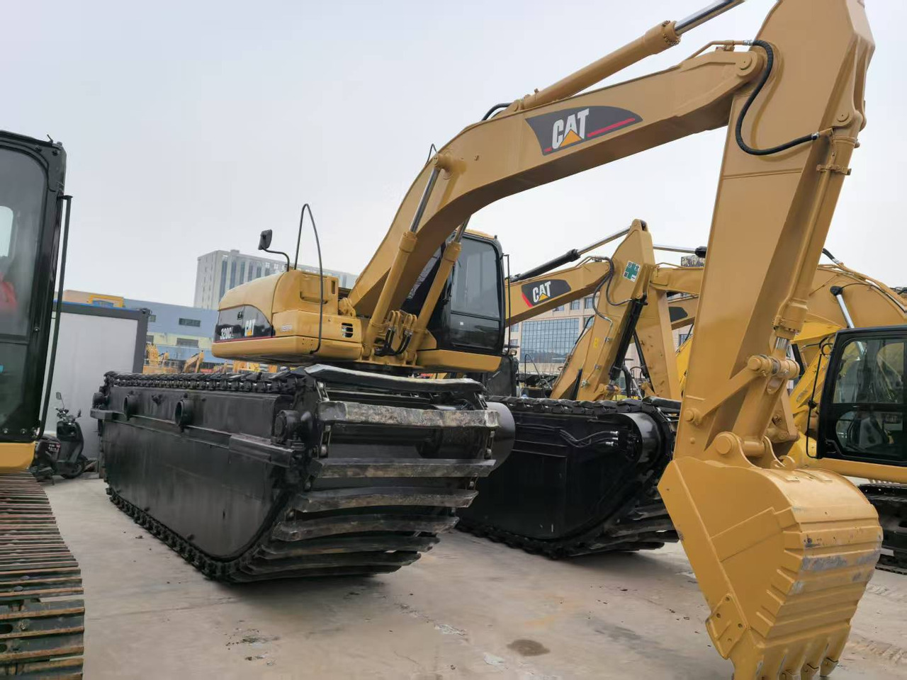 CATERPILLAR 320C boat excavator - Plovoucí bagr: obrázek 3 CATERPILLAR 320C boat excavator - Plovoucí bagr: obrázek 3