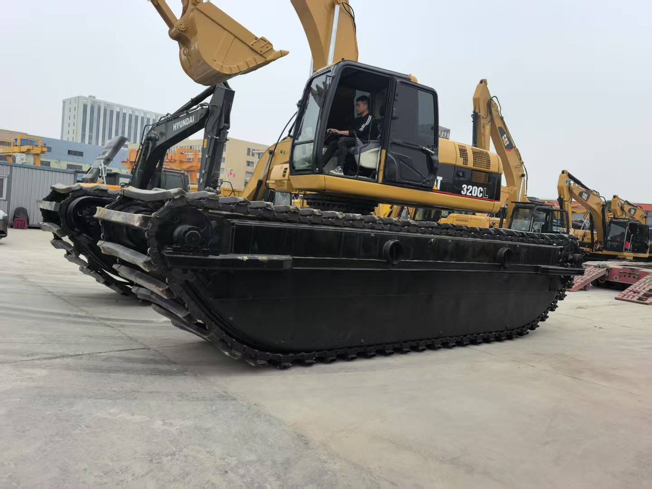 CATERPILLAR 320C boat excavator - Plovoucí bagr: obrázek 2 CATERPILLAR 320C boat excavator - Plovoucí bagr: obrázek 2