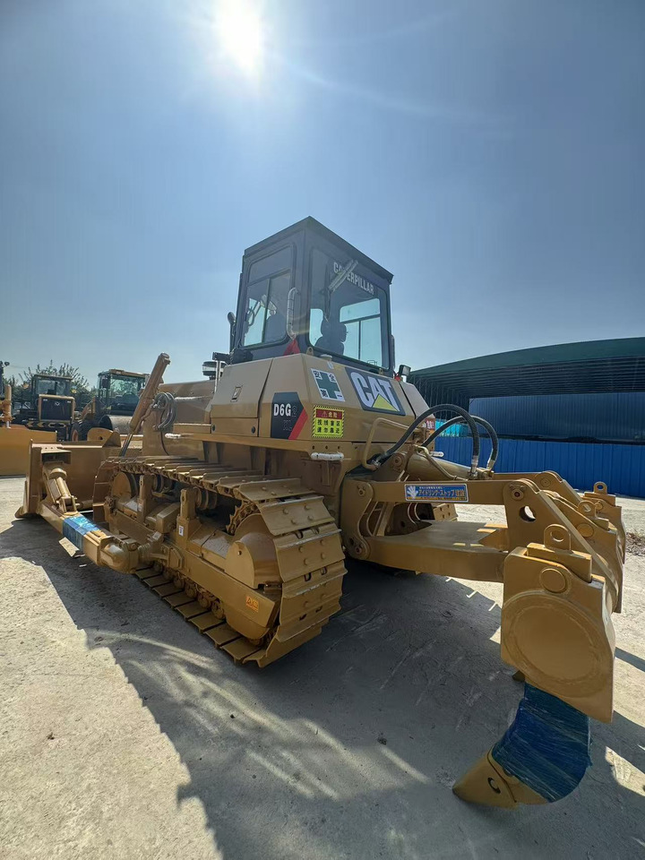 CATERPILLAR D6G - Buldozer: obrázek 3 CATERPILLAR D6G - Buldozer: obrázek 3