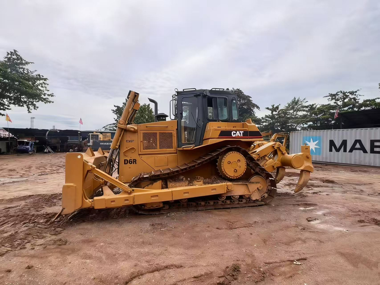 CATERPILLAR D6R - Buldozer: obrázek 1 CATERPILLAR D6R - Buldozer: obrázek 1
