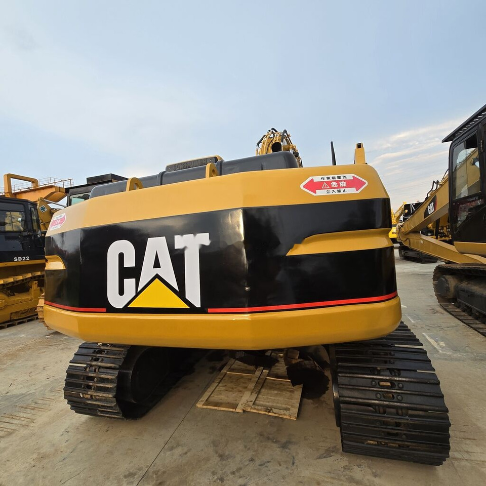 Caterpillar 320BL - Pásové rýpadlo: obrázek 4 Caterpillar 320BL - Pásové rýpadlo: obrázek 4