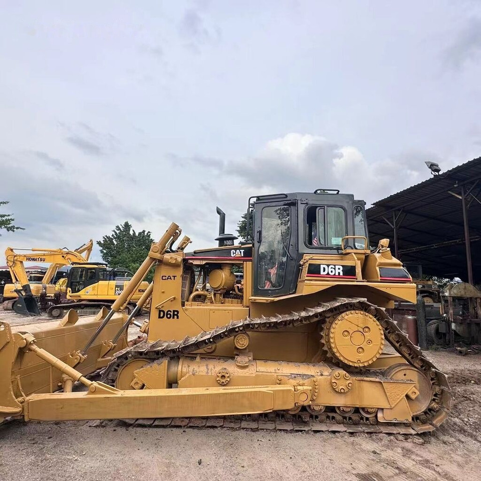 Caterpillar D 6 R - Buldozer: obrázek 1 Caterpillar D 6 R - Buldozer: obrázek 1