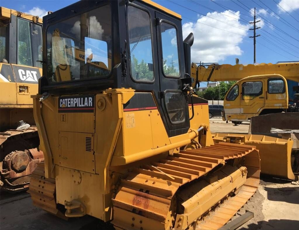 Caterpillar D4C - Buldozer: obrázek 3 Caterpillar D4C - Buldozer: obrázek 3
