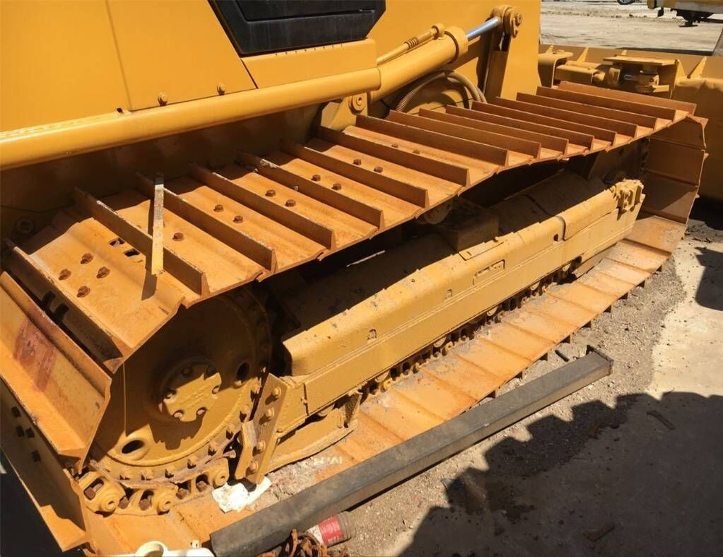 Caterpillar D4C - Buldozer: obrázek 1 Caterpillar D4C - Buldozer: obrázek 1