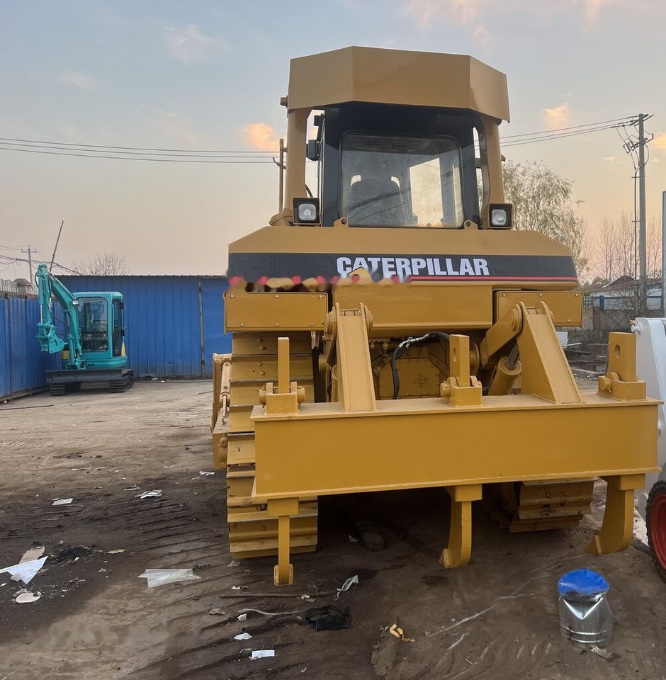 Caterpillar D6H - Buldozer: obrázek 4 Caterpillar D6H - Buldozer: obrázek 4