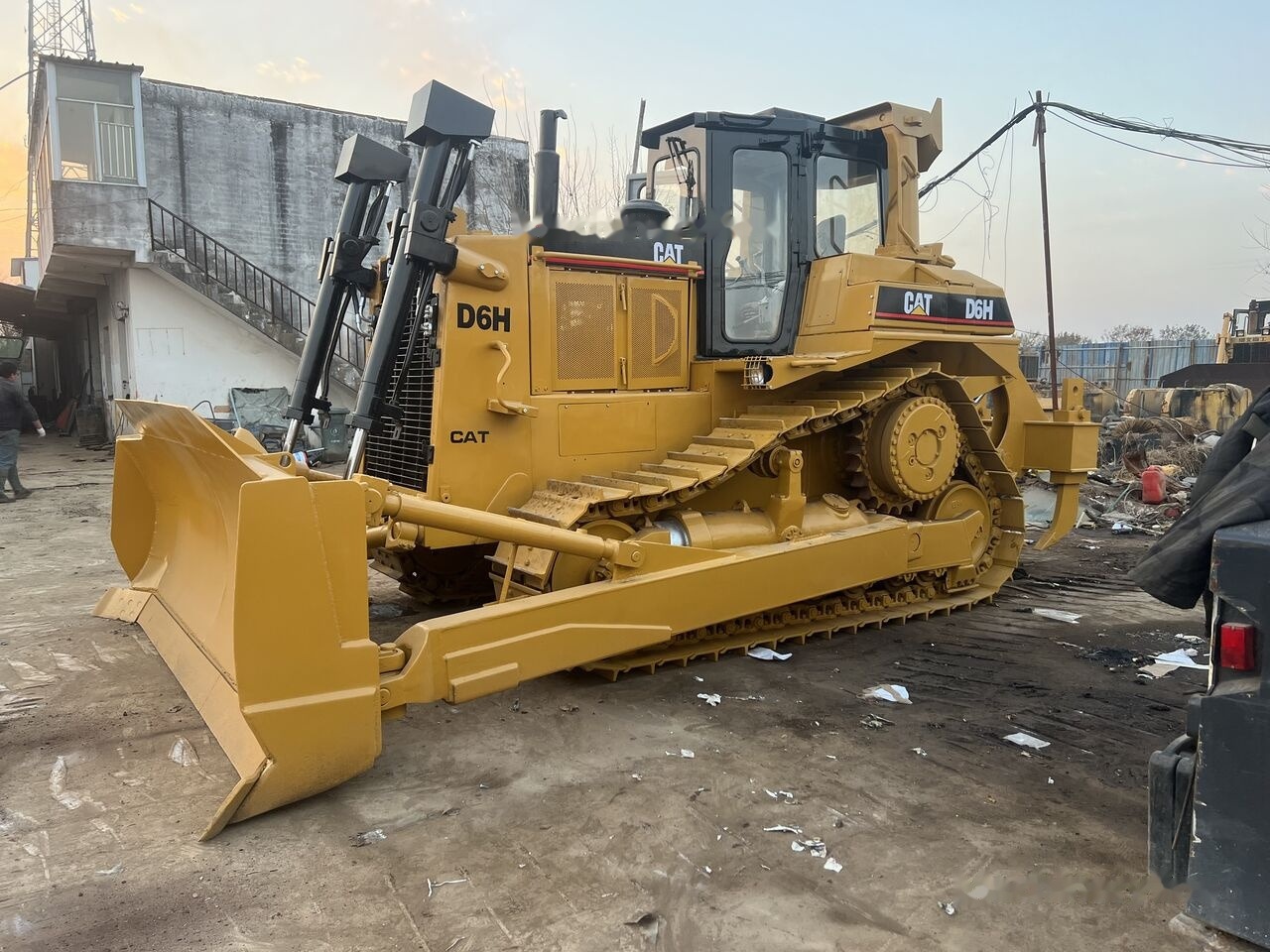 Caterpillar D6H - Buldozer: obrázek 2 Caterpillar D6H - Buldozer: obrázek 2