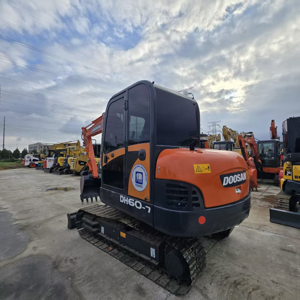 DOOSAN DH60-7 - Mini rýpadlo: obrázek 4 DOOSAN DH60-7 - Mini rýpadlo: obrázek 4