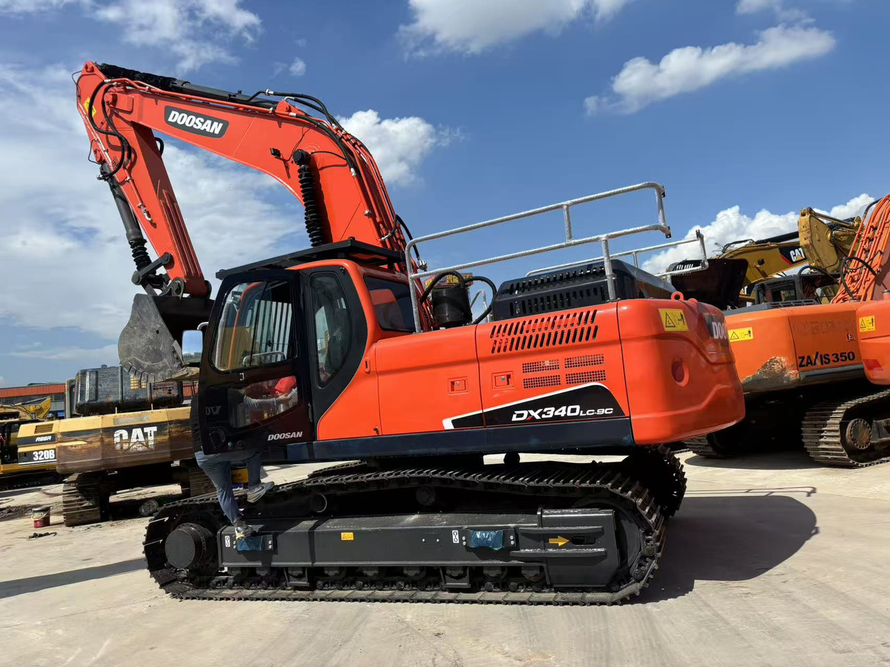 DOOSAN DX340LC-9C - Pásové rýpadlo: obrázek 1 DOOSAN DX340LC-9C - Pásové rýpadlo: obrázek 1