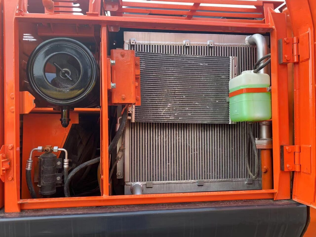 Kolesové rýpadlo Doosan DX150W: obrázek 12