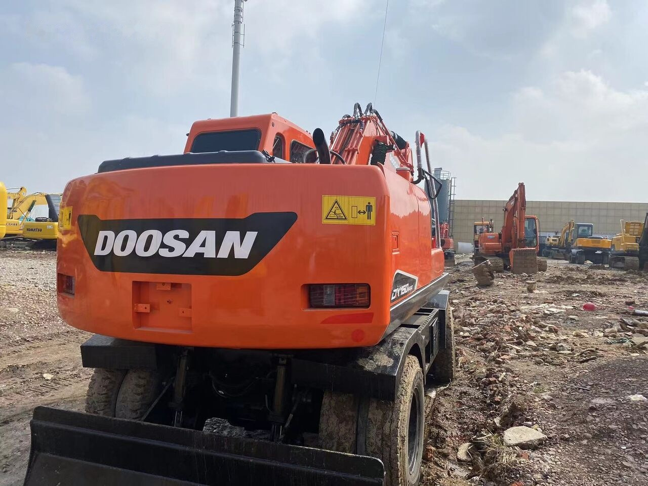 Doosan DX150W - Kolesové rýpadlo: obrázek 3 Doosan DX150W - Kolesové rýpadlo: obrázek 3