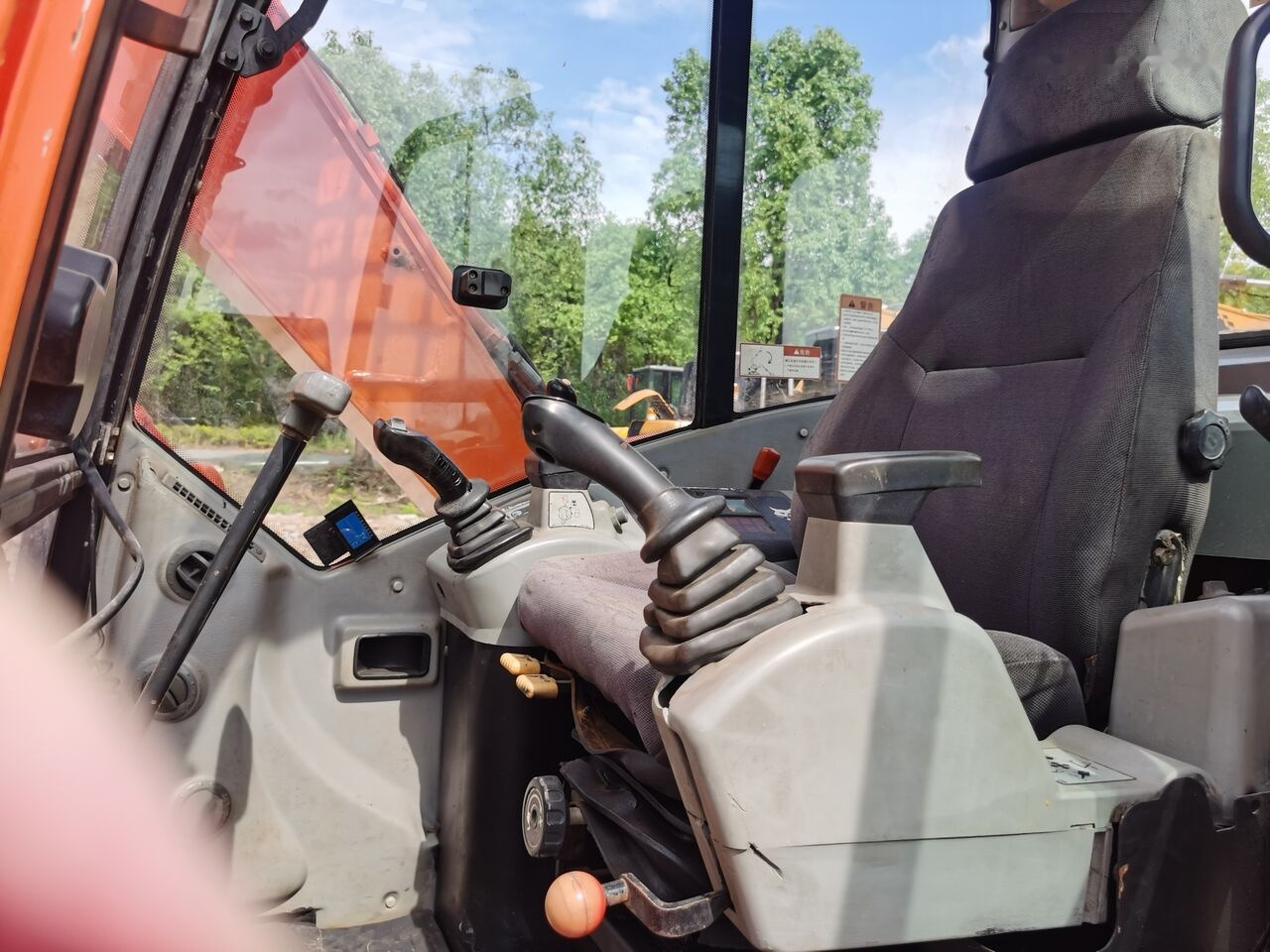Doosan DX75 - Pásové rýpadlo: obrázek 1 Doosan DX75 - Pásové rýpadlo: obrázek 1