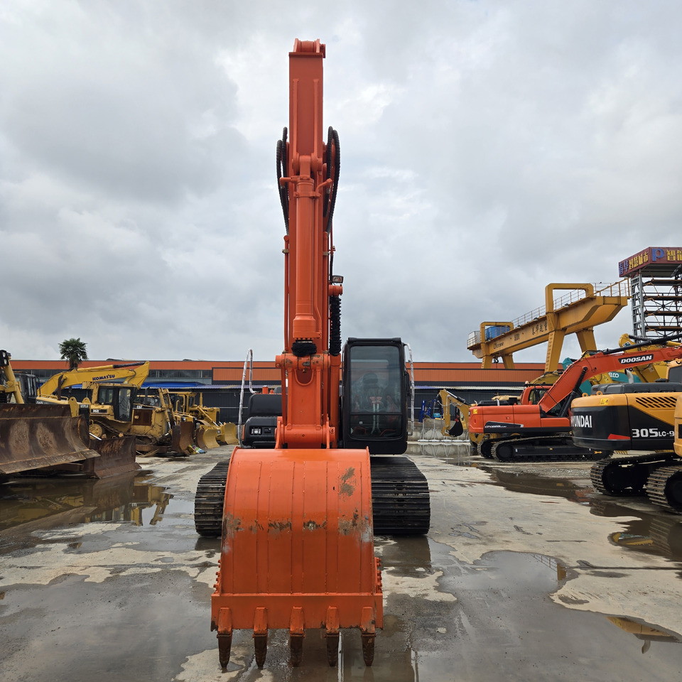 HITACHI ZX210 - Pásové rýpadlo: obrázek 3 HITACHI ZX210 - Pásové rýpadlo: obrázek 3