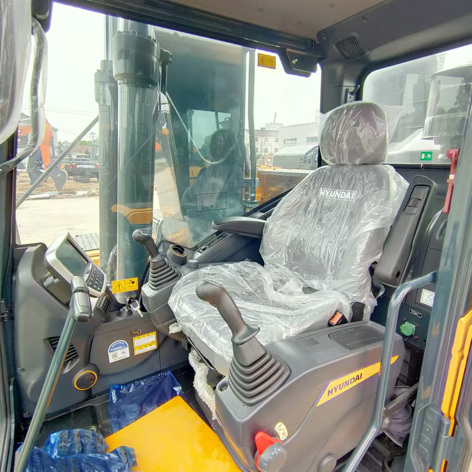 HYUNDAI HX220L - Pásové rýpadlo: obrázek 4 HYUNDAI HX220L - Pásové rýpadlo: obrázek 4