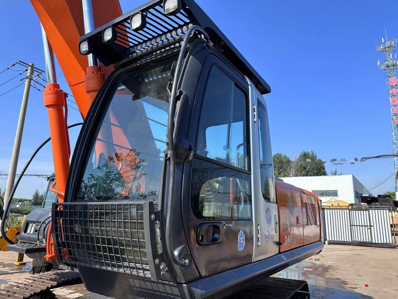Hitachi ZX240 - Pásové rýpadlo: obrázek 1 Hitachi ZX240 - Pásové rýpadlo: obrázek 1