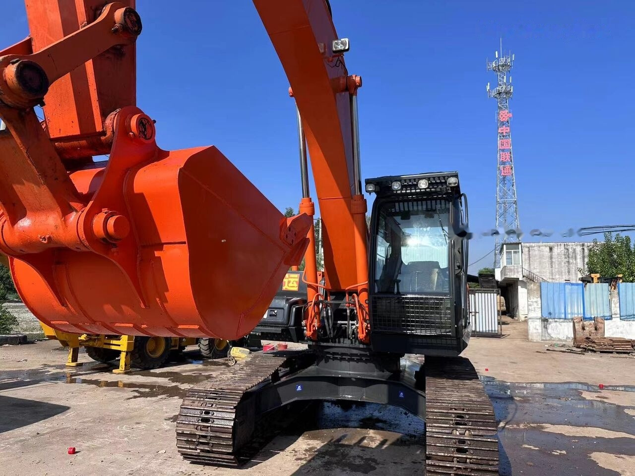 Hitachi ZX240 - Pásové rýpadlo: obrázek 4 Hitachi ZX240 - Pásové rýpadlo: obrázek 4