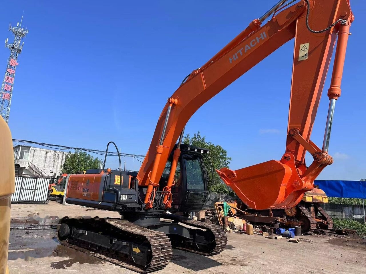 Hitachi ZX240 - Pásové rýpadlo: obrázek 3 Hitachi ZX240 - Pásové rýpadlo: obrázek 3
