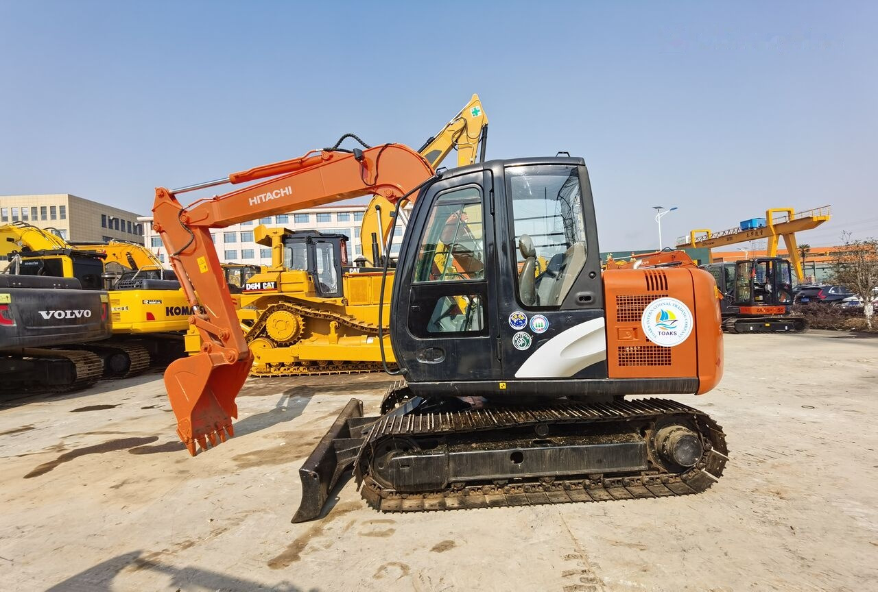 Hitachi ZX70 - Mini rýpadlo: obrázek 4 Hitachi ZX70 - Mini rýpadlo: obrázek 4