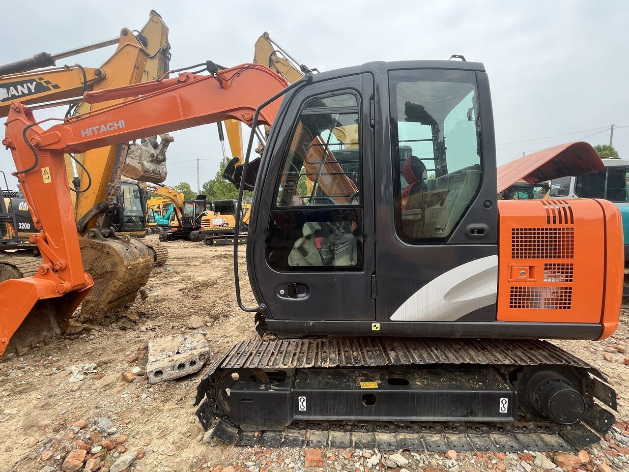 Hitachi ZX70 - Mini rýpadlo: obrázek 5 Hitachi ZX70 - Mini rýpadlo: obrázek 5