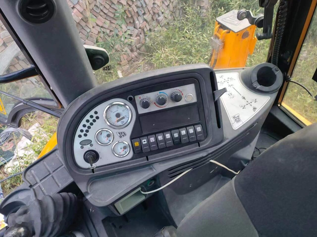 JCB 3CX - Rýpadlo-nakladač: obrázek 4 JCB 3CX - Rýpadlo-nakladač: obrázek 4
