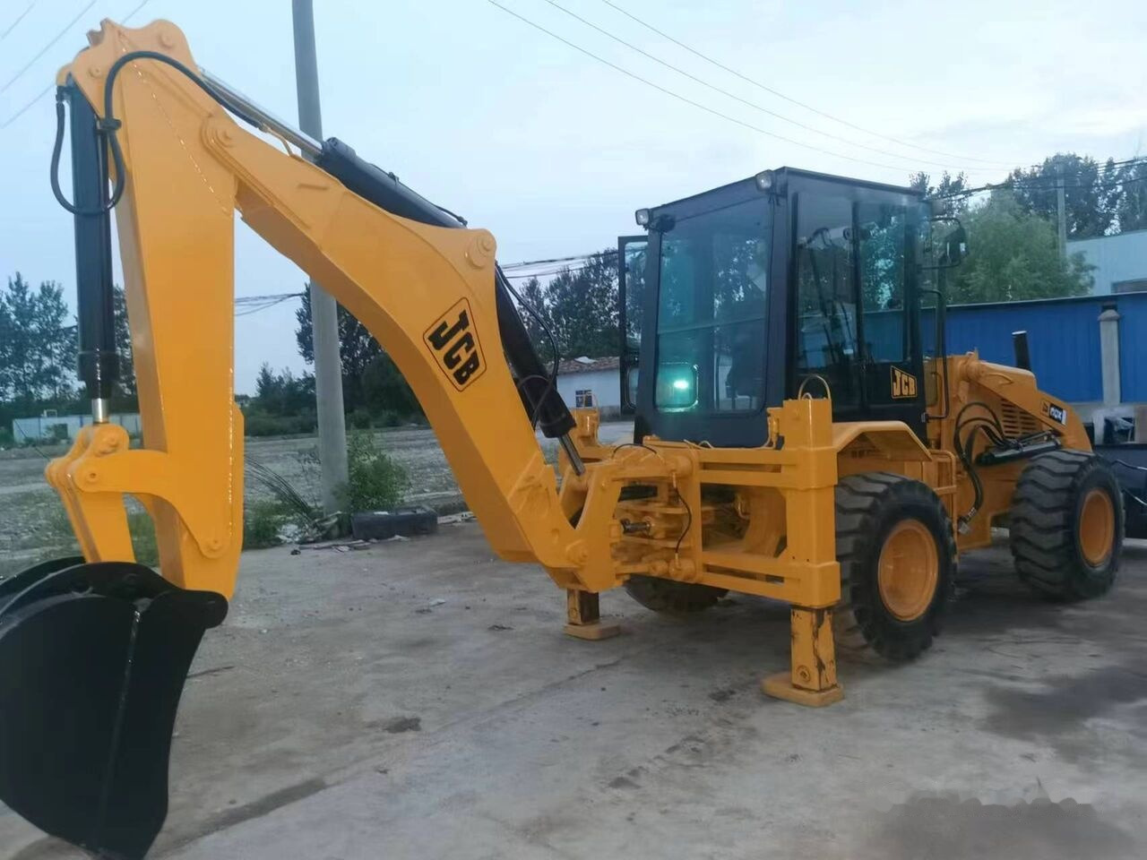 JCB 3CX - Rýpadlo-nakladač: obrázek 2 JCB 3CX - Rýpadlo-nakladač: obrázek 2