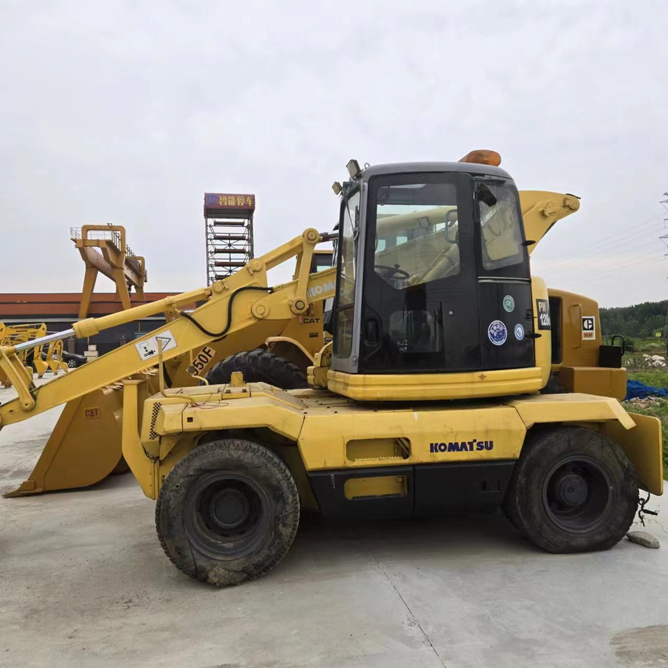 KOMATSU PC128US - Kolesové rýpadlo: obrázek 2 KOMATSU PC128US - Kolesové rýpadlo: obrázek 2
