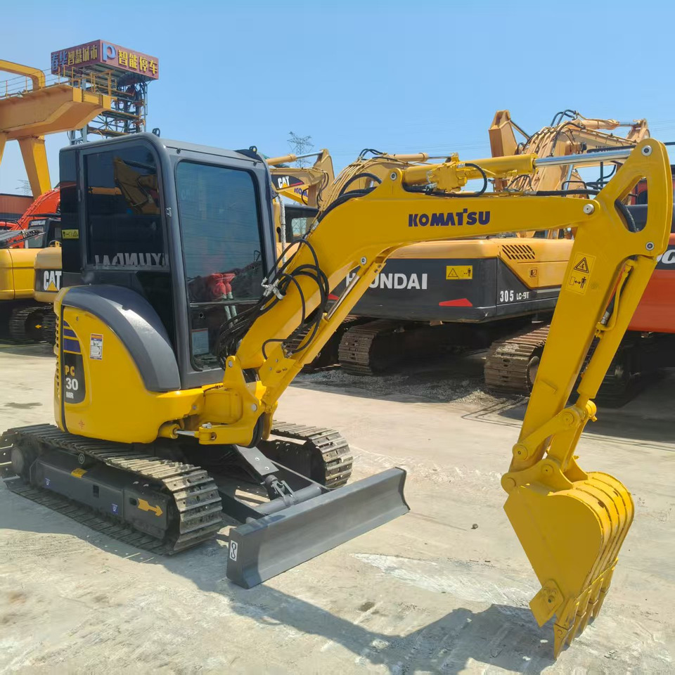 KOMATSU PC30 - Mini rýpadlo: obrázek 1 KOMATSU PC30 - Mini rýpadlo: obrázek 1