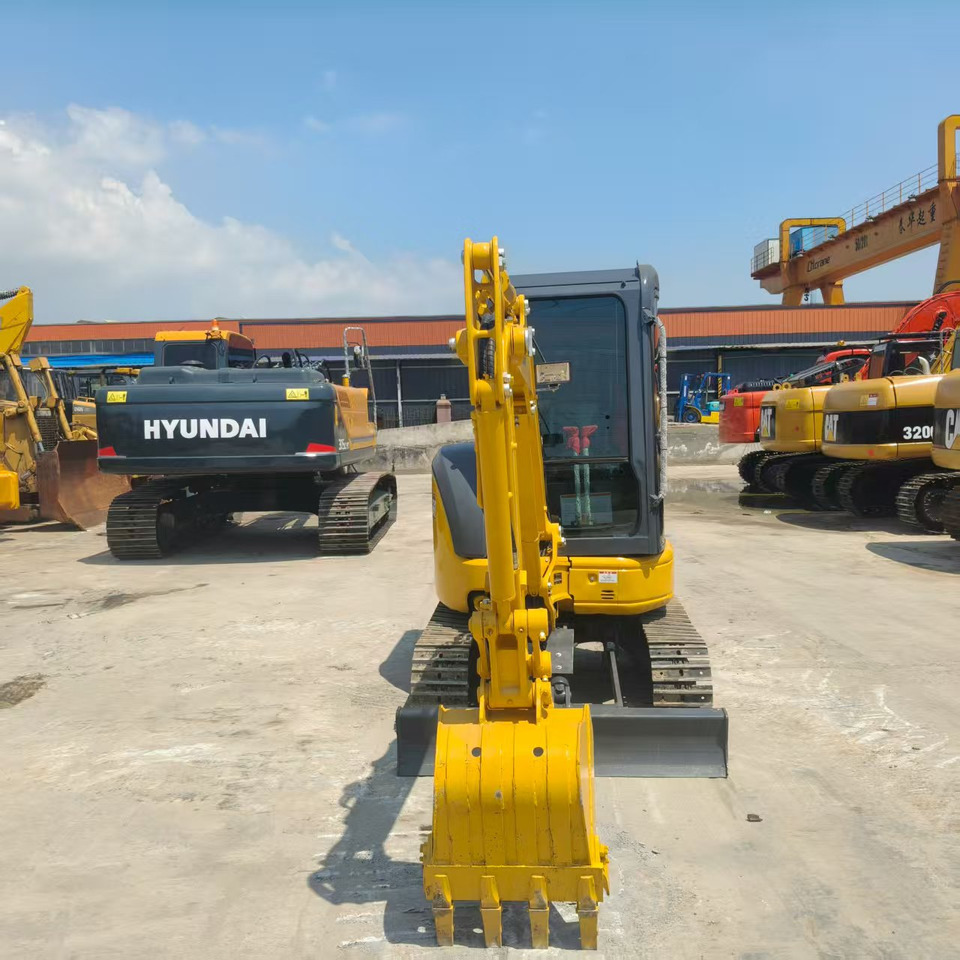 KOMATSU PC30 - Mini rýpadlo: obrázek 2 KOMATSU PC30 - Mini rýpadlo: obrázek 2