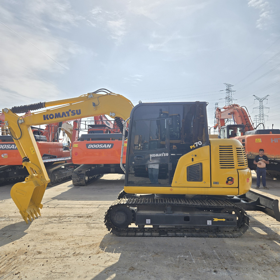 KOMATSU PC70-8 - Mini rýpadlo: obrázek 4 KOMATSU PC70-8 - Mini rýpadlo: obrázek 4
