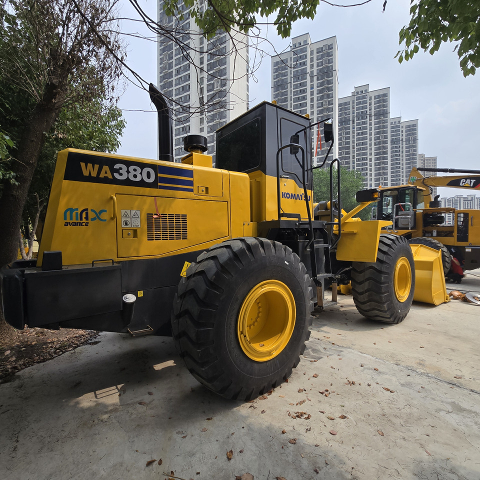 KOMATSU WA380 - Kolový nakladač: obrázek 2 KOMATSU WA380 - Kolový nakladač: obrázek 2