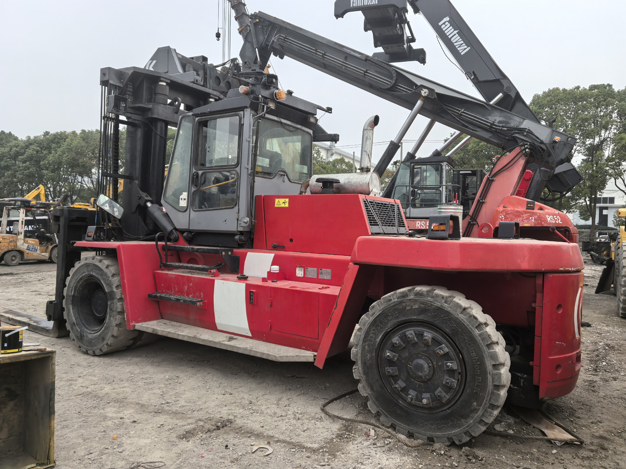 Kalmar DCD250-12LB - Reach stacker: obrázek 1 Kalmar DCD250-12LB - Reach stacker: obrázek 1