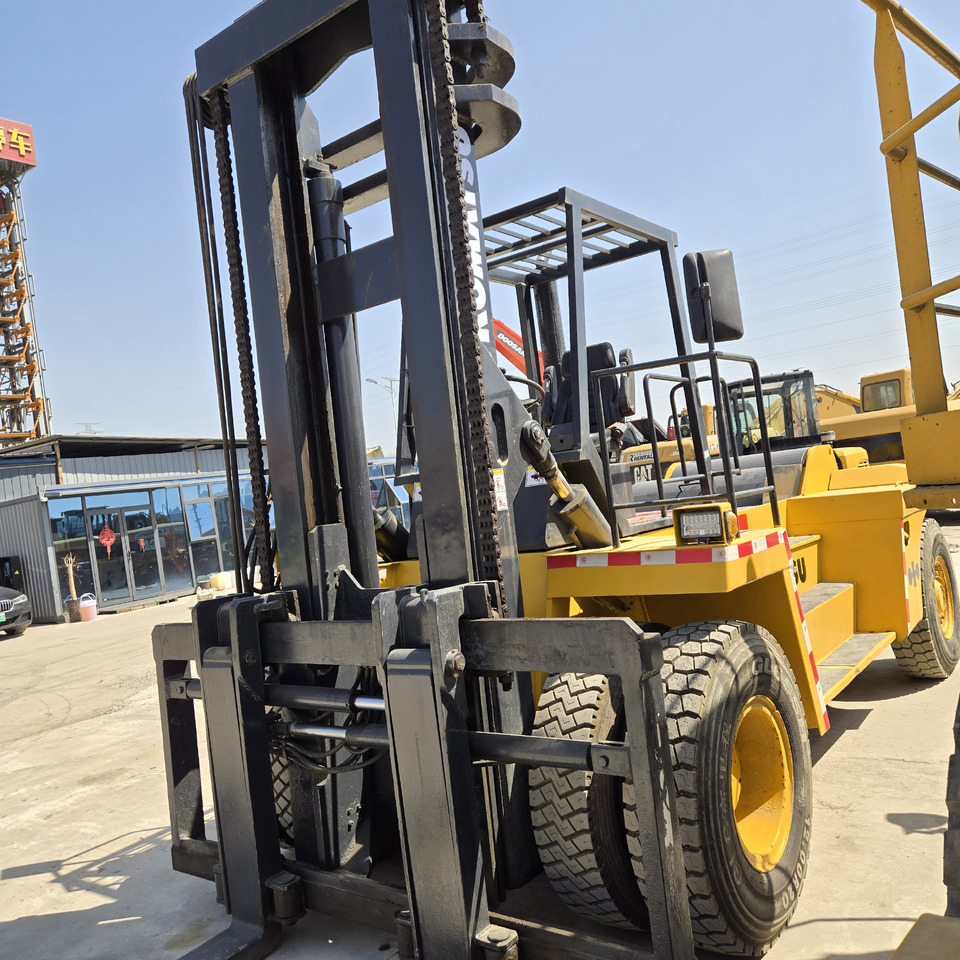 Komatsu FD200 - Dieselový vysokozdvižný vozík: obrázek 5 Komatsu FD200 - Dieselový vysokozdvižný vozík: obrázek 5