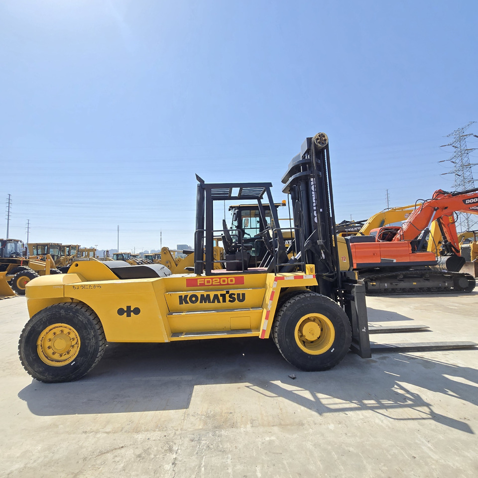 Komatsu FD200 - Dieselový vysokozdvižný vozík: obrázek 2 Komatsu FD200 - Dieselový vysokozdvižný vozík: obrázek 2