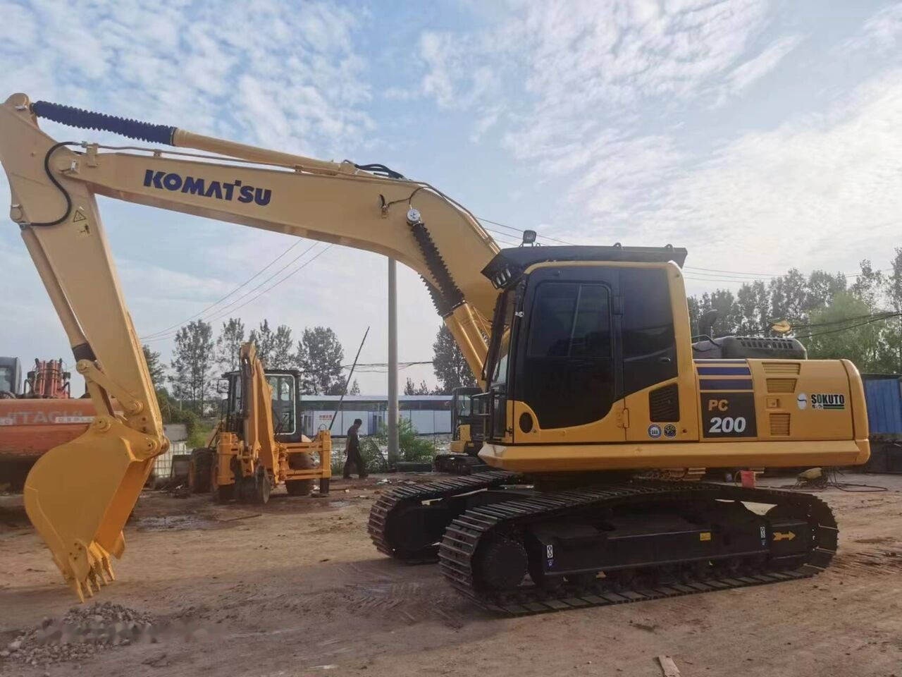 Komatsu PC200-8 - Pásové rýpadlo: obrázek 4 Komatsu PC200-8 - Pásové rýpadlo: obrázek 4